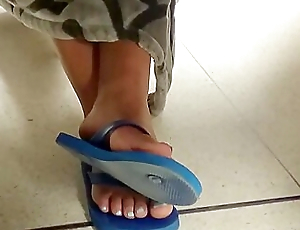 Sexy Voyeur Feet In Blue Flip Flops Getting Naughty At A catch Office